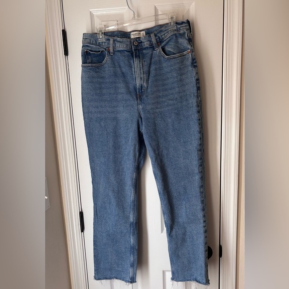 Abercrombie and Fitch Curve Love Ultra High Rise Ankle Straight Jean -  31 Long - Picture 5 of 6